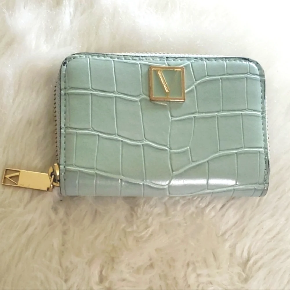 Victoria's Secret Mint Green Crocodile Textured Wallet - Picture 2 of 8